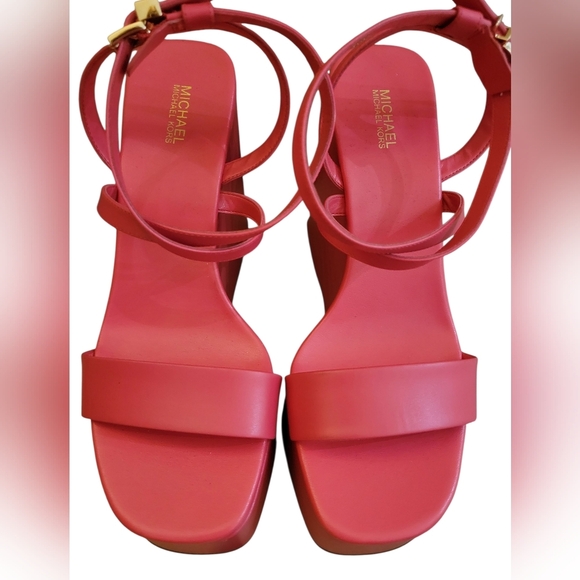 Michael Kors Hot Pink Platform Heels Size 9 BarbieCore Glamor Girly - Picture 3 of 4